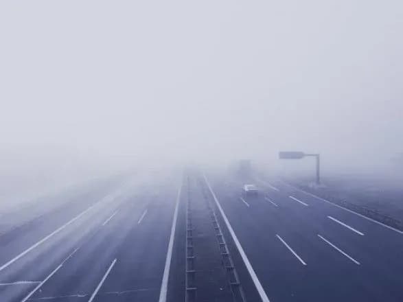 cherez-tuman-u-kiyevi-ogolosheno-zhovtiy-riven-nebezpeki-poradi-vodiyam