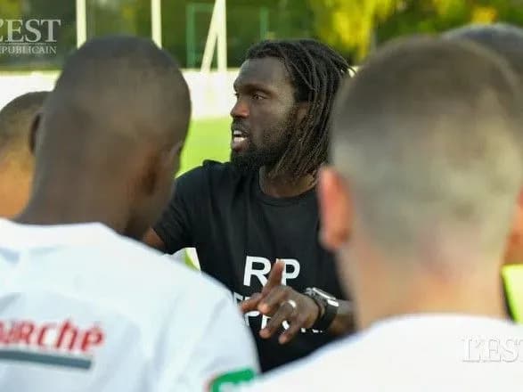 eks-futbolista-dinamo-zatrimali-iz-vikradenim-avtomobilem