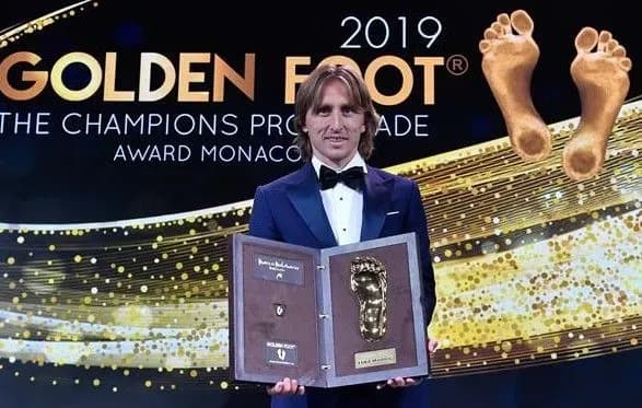 futbolist-modrich-stav-volodarem-golden-foot