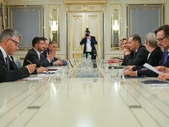 zelenskiy-zustrivsya-z-glavoyu-mzs-nimechchini-pro-scho-yshlosya