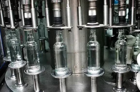 u-sluzi-narodu-rozpovili-pro-etapi-demonopolizatsiyi-spirtovoyi-galuzi