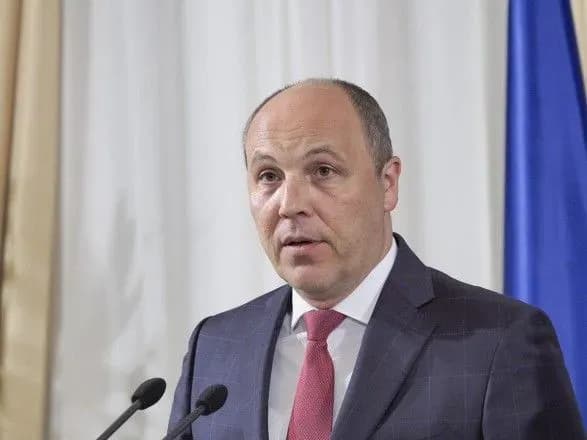 do-sudu-na-dopit-u-spravi-eksberkutivtsiv-priyshov-parubiy