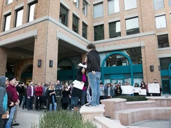 spivrobitniki-google-viyshli-na-protest-v-san-frantsisko