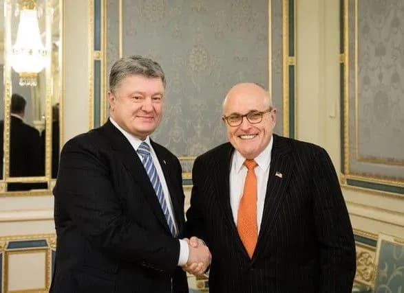 poroshenko-rozpoviv-scho-ne-obgovoryuvav-burismu-z-advokatom-trampa