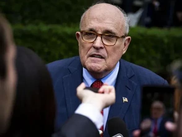 tramp-zayaviv-scho-ne-doruchav-dzhuliani-pochati-v-ukrayini-rozsliduvannya-u-spravi-baydena