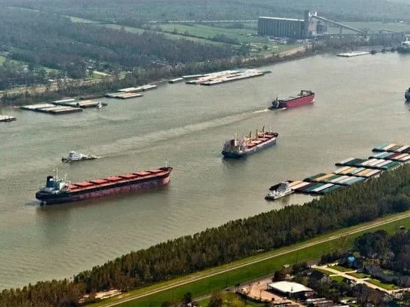 ochilnik-mininfrastrukturi-rozpoviv-z-kim-v-pershu-chergu-ukrayina-bude-rozvivati-richkovi-perevezennya