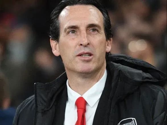 arsenal-zvilniv-golovnogo-nastavnika-klubu
