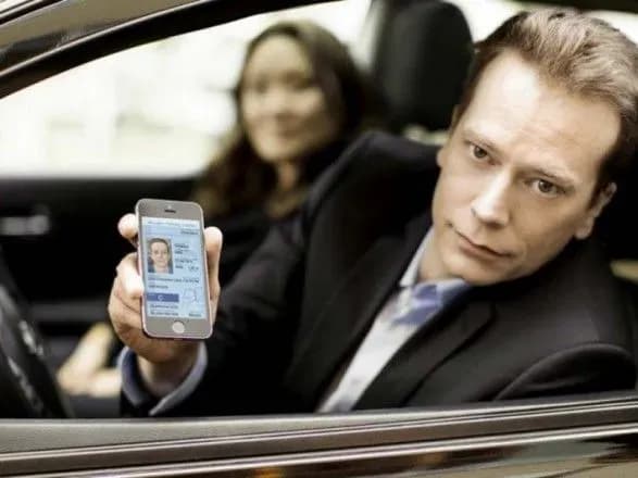 prezident-elektronne-posvidchennya-vodiya-skoro-bude-u-vas-v-iphone