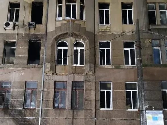 dlya-poshukiv-zniklikh-na-pozhezhi-v-odesi-litakom-pribulo-pidkriplennya-zi-stolitsi