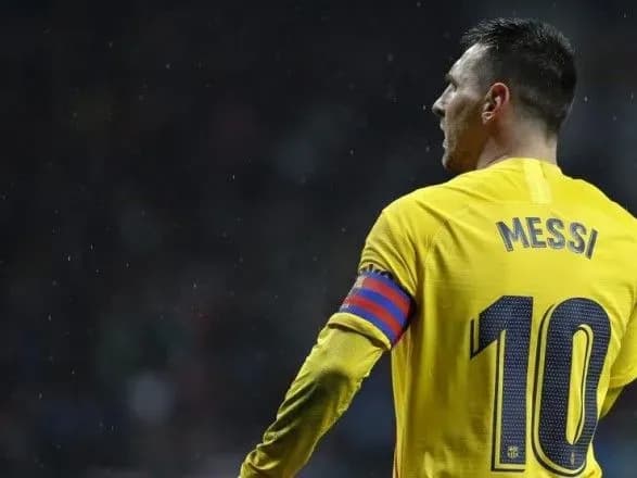 korolivska-federatsiya-futbolu-ispaniyi-pobuduye-statuyu-na-chest-messi