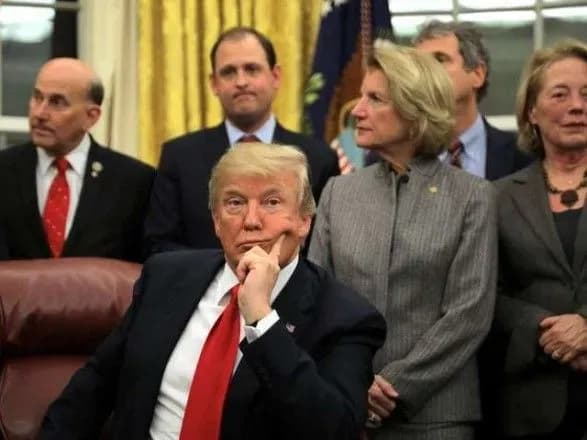 senator-grem-poobitsyav-yakomoga-shvidshe-pripiniti-protseduru-impichmentu-trampa