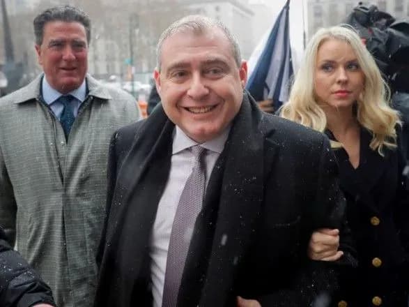 partner-dzhuliani-otrimav-1-milyon-dolariv-vid-ukrayinskogo-oligarkha-prokurori-ssha