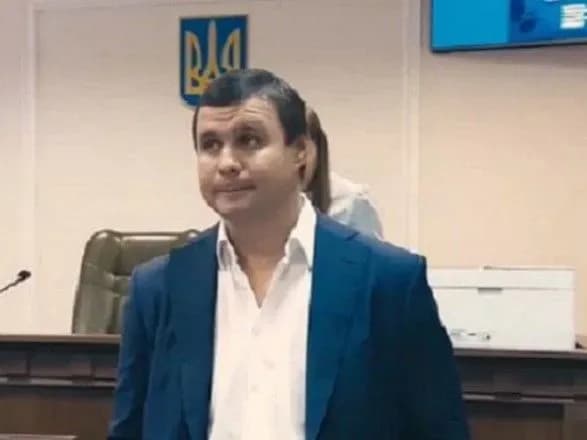 vaks-zalishiv-u-sili-obovyazok-nositi-elektronniy-braslet-mikitasyu