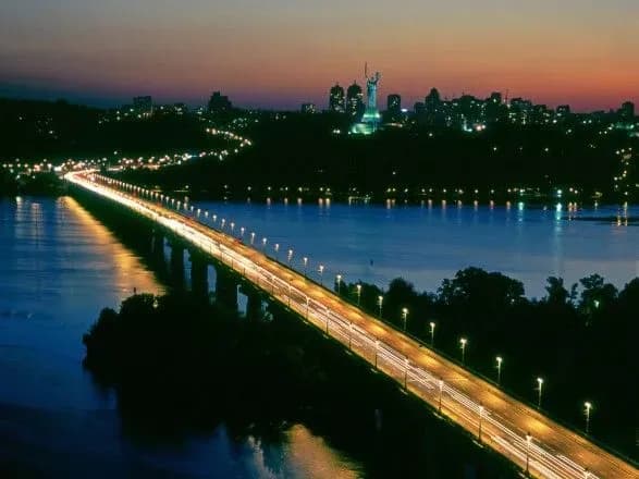 na-mostu-patona-vidnovleno-transportniy-rukh-pislya-remontu