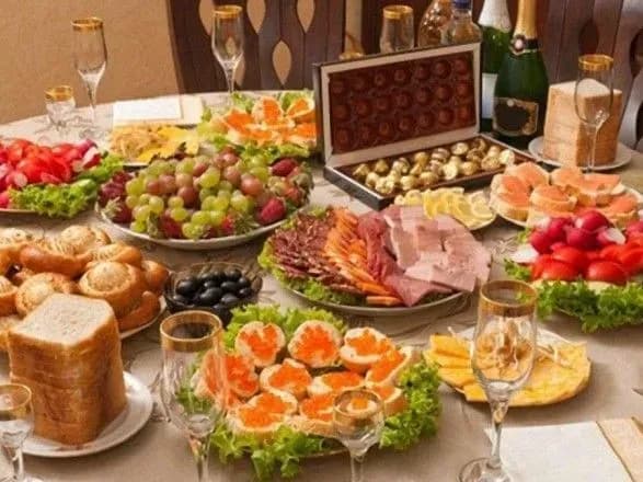 ukrayintsi-ne-gotovi-vitrachati-na-novorichniy-stil-stilki-zh-skilki-y-minulorich-opituvannya