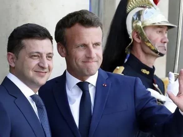 zelenskiy-z-makronom-domovilisya-pro-zaluchennya-frantsiyi-do-rozshifrovki-chornikh-skrinok