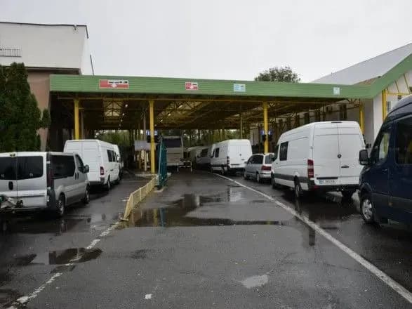 chergi-na-kordoni-z-krayinami-yes-zmenshuyutsya