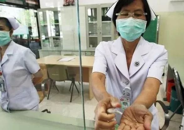 posolstvo-dalo-rekomendatsiyi-dlya-ukrayintsiv-v-kitayi-cherez-noviy-koronavirus