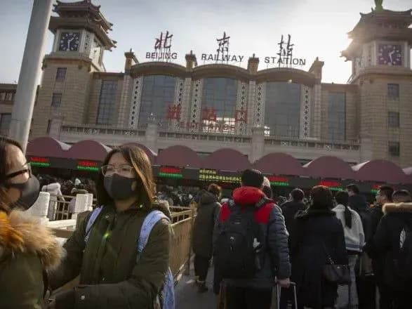 u-pekini-vipisali-dvokh-patsiyentiv-yaki-perenesli-noviy-koronavirus