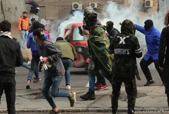 v-iraku-pid-chas-rozgonu-demonstratsiyi-poraneni-desyatki-lyudey