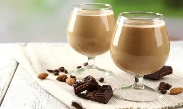 ukrayina-rekordno-narostila-virobnitstvo-likeriv