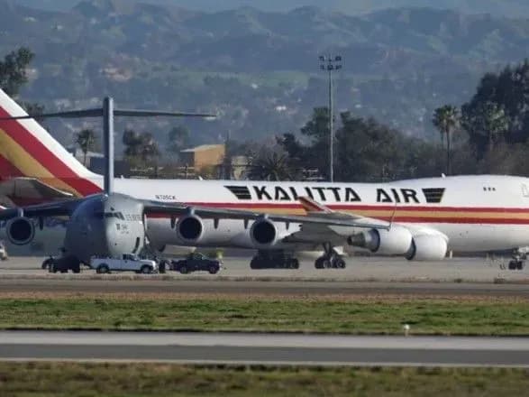 evakuyovanikh-iz-ukhanyu-amerikantsiv-na-3-dni-vidpravlyat-na-viyskovu-bazu-v-kaliforniyi