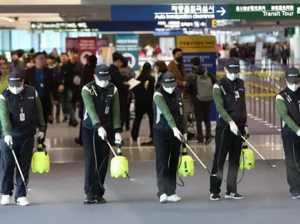 v-epitsentri-spalakhu-koronavirusu-v-kitayi-perebuvaye-51-ukrayinets-danilov