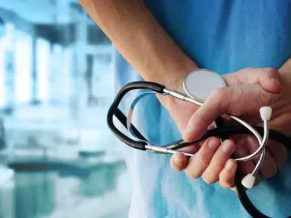 u-zaporizhzhi-gromadyanina-kitayu-z-pidozroyu-na-koronavirus-dopravili-do-likarni-scho-vidomo