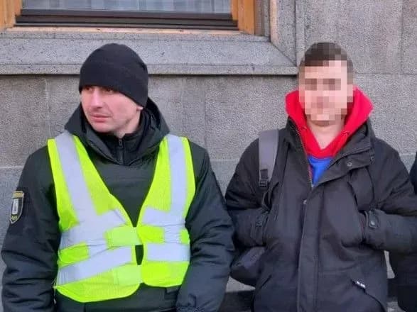 u-rayoni-aktsiyi-pid-vr-zatrimali-molodika-z-kastetom