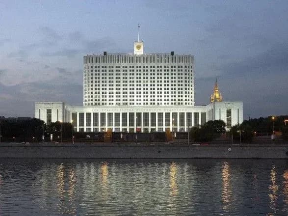 uryad-rf-planuye-sprostiti-priyom-u-gromadyanstvo-inozemtsi-zmozhut-otrimati-pasport-bez-vidmovi-vid-nayavnogo