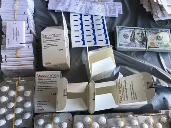 v-ukrayini-vidpravili-pid-vartu-pidozryuvanikh-u-zbuti-falsifikovanikh-likiv-na-teritoriyi-18-krayin