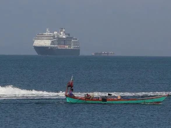 epidemiya-koronavirusu-vlada-singapuru-zaboronila-vyizd-i-tranzit-pasazhiram-laynera-westerdam