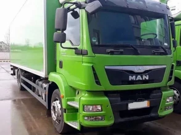 na-mitnitsi-vidibrali-u-dilkiv-dvi-furi-cherez-pidrobleni-dokumenti