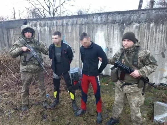 na-zakarpatti-zatrimali-tyutyunovikh-kontrabandistiv