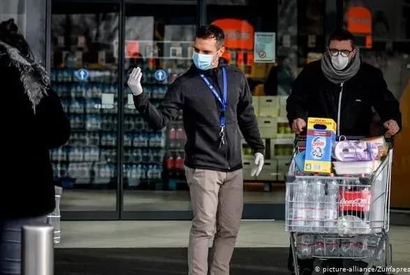 u-kanadi-viyavili-desyatiy-vipadok-zarazhennya-koronavirusom