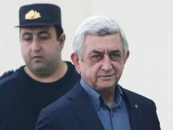 kolishniy-prezident-virmeniyi-sargsyan-postav-pered-sudom