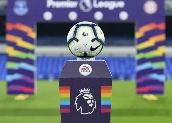 stali-vidomi-zarplati-gravtsiv-manchester-yunayted-i-liverpul