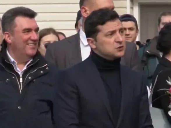 zelenskiy-pribuv-u-novi-sanzhari