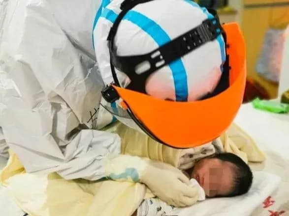 u-ditey-takiy-zhe-rizik-zarazhennya-koronavirusom-yak-i-u-doroslikh-doslidzhennya