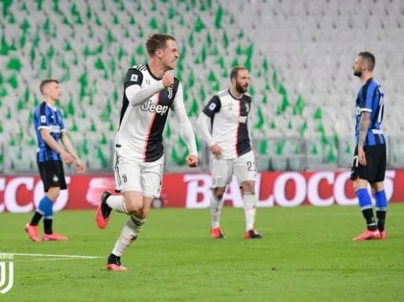 tsentralna-gra-seriyi-a-yuventus-u-matchi-za-porozhnikh-tribun-zavdav-porazki-interu