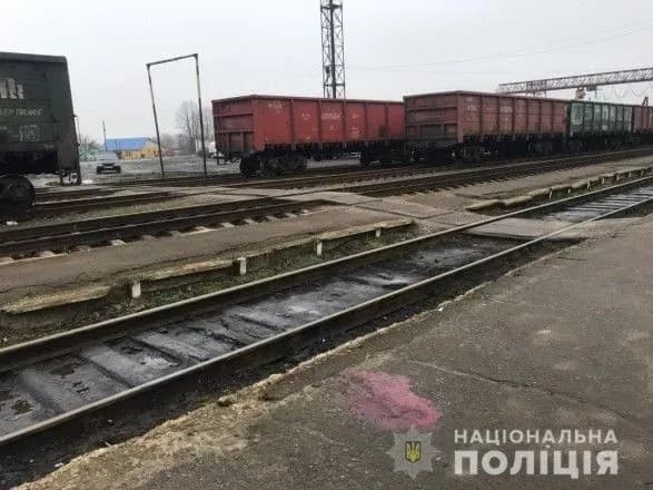 na-rivnenschini-cholovika-potrapiv-pid-kolesa-potyaga-poterpilomu-vidrizalo-nogu