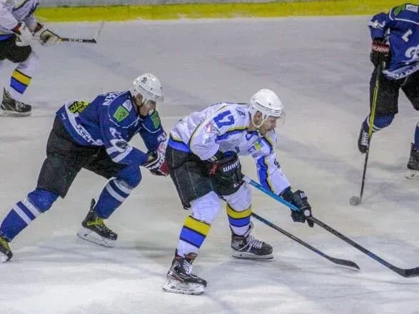 khersonskiy-klub-zdobuv-nischivnu-peremogu-u-pershiy-gri-1-4-finalu-ukhl