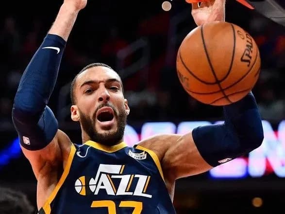 infikovaniy-koronavirusom-basketbolist-nba-pozhertvuvav-pivmilyona-dol-na-borotbu-z-khvoroboyu