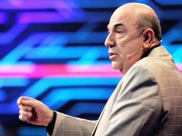 stolara-ne-potribno-viklikati-do-prezidenta-vin-i-tak-dopomagaye-kiyivskim-likarnyam-rabinovich