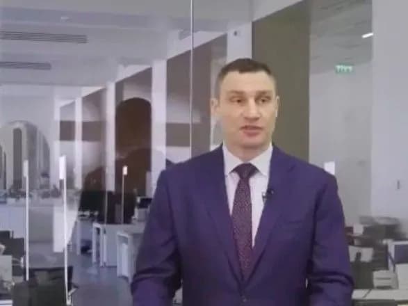 blagodiyniki-peredali-stolitsi-100-tis-masok-klichko