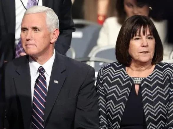 u-vitse-prezidenta-ssha-i-yogo-druzhini-ne-viyavili-koronavirus