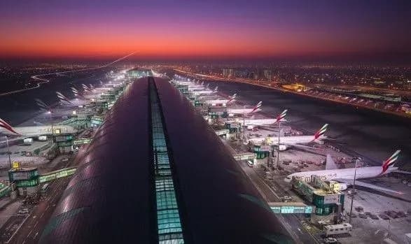 oae-zakrivayut-aeroporti-yak-ukrayintsyam-povernutisya-dodomu