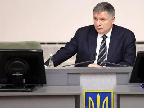 avakov-sprostuvav-slova-geraschenko-pro-stezhennyam-za-peresuvannyam-lyudey-cherez-mobilni-telefoni