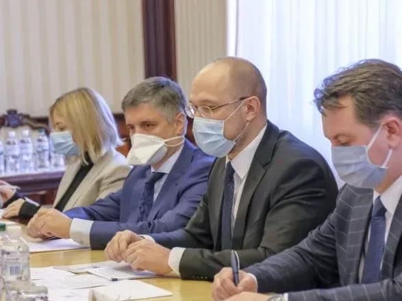 premyer-ministr-zustrivsya-z-grupoyu-posliv-pivnichnikh-ta-baltiyskikh-krayin-v-ukrayini