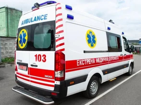 ekstrena-medichna-dopomoga-za-dobu-viyizhdzhala-do-22-khvorikh-na-covid-19-moz